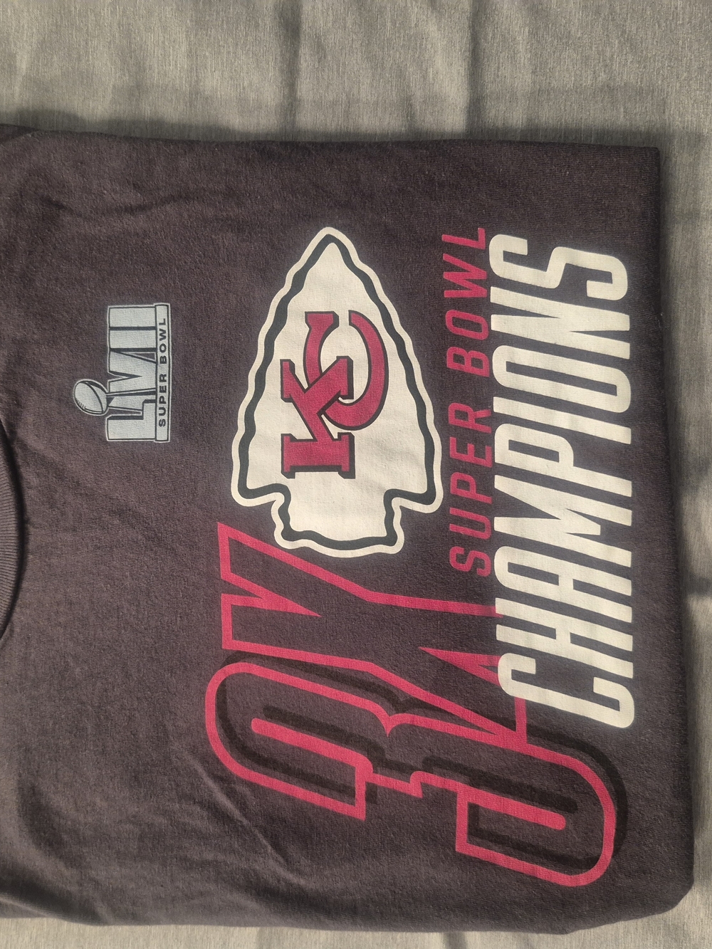 Old Navy Chiefs Super Bowl Champions Tee - Charcoal with Red & White